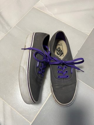Zapatillas Vans Gris y Morado Talla 37