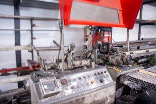 Tronzadora metales con cargador automático