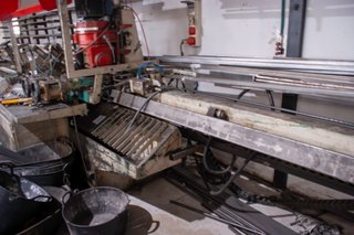 Tronzadora metales con cargador automático