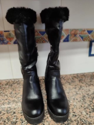 Botas Altas Negras con Pelo