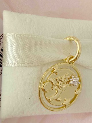 Charm Pandora Dorado