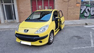Peugeot 1007 2007 itv recien pasada