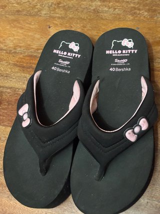 Sandalias Hello Kitty Bershka Talla 40