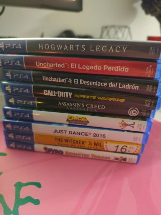 PS4 Nera 400GB + 2 Controller + 9 Giochi