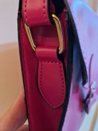 Bolso bandolera Misako fucsia tipo satchel