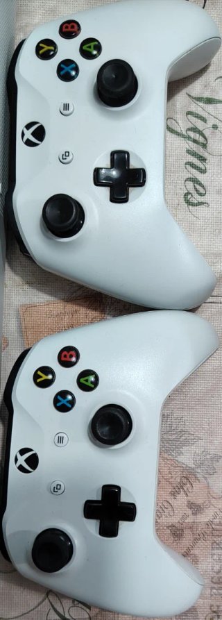 XboxOneS1TB+2Mandos+cajaoriginal+basecarga+Juego