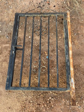 Puerta de hierro
