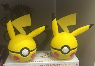 1 Pokeball Pikachu