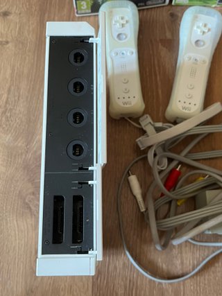 Consola Nintendo Wii con Juegos y Accesorios
