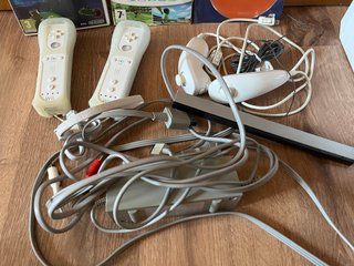 Consola Nintendo Wii con Juegos y Accesorios