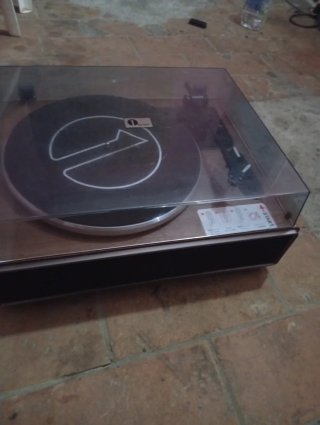Tocadiscos One