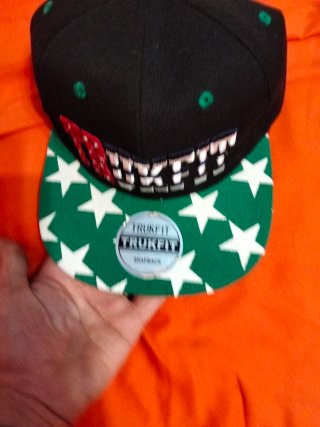 Gorra Trukit Negra y Verde las vendo por separado