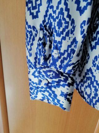 Blusa Zara Estampada Azul y Blanca