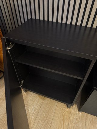Mueble pequeño madera y metal