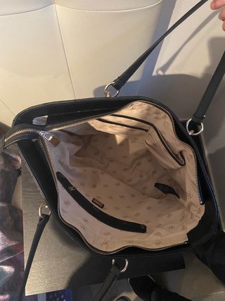 Bolso Tote Guess Negro Acolchado