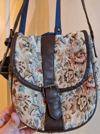 Lote 2 Bolsos Blanco Azul y Multicolor