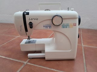 Máquina de Coser Lervia