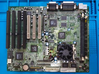 Placa Base Pentium 200MHz MMX - 64 Mb