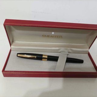 Pluma Sheaffer Negra y Dorada
