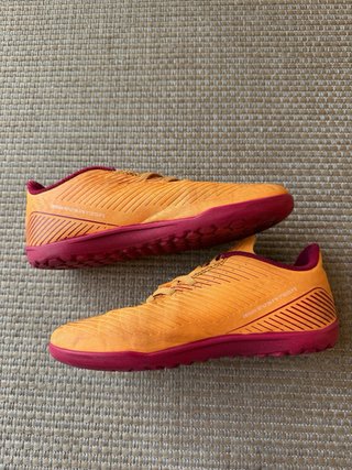 Botas de fútbol naranja Decathlon talla 34