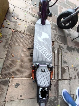 Patinete Eléctrico Red Bull