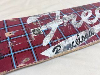Tabla Skate Sugar Magazine Barcelona. SIN RUEDAS