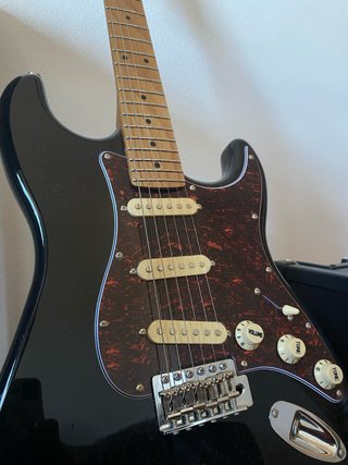 Guitarra Eléctrica Jet Negra