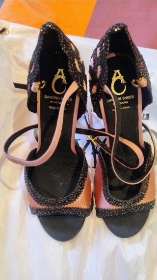 Zapatos de baile A negros y rosas
