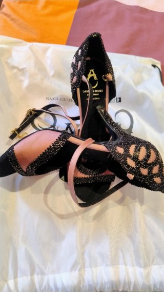 Zapatos de baile A negros y rosas