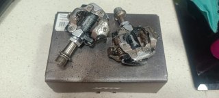 Pedales Shimano XT PD-M780 recién revisados.