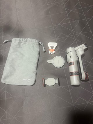Insta360 Flow  2 pro Gimbal mas accesorios