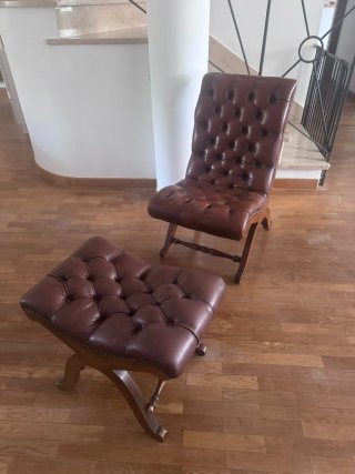 Poltrona Capitoné Vintage con Poggiapiedi