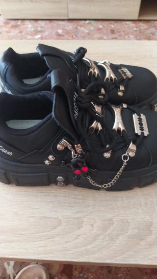 Zapatos Góticos Negros con Cadena