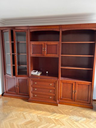 Mueble de salón madera y cristal
