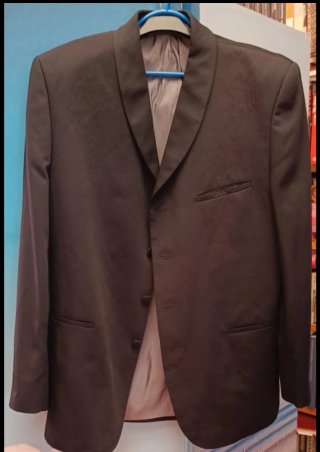 Elegante chaqueta americana de vestir negra.
