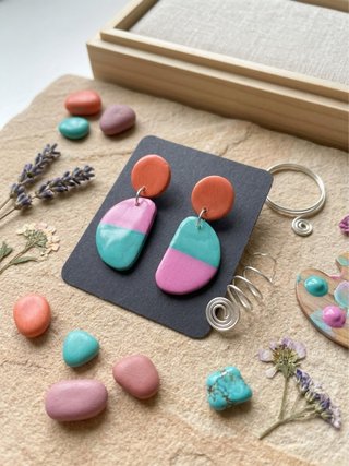 Pendientes artesanales naranja y turquesa