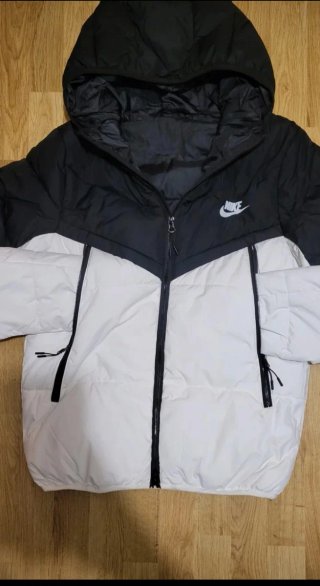 Abrigo Nike Negro y Blanco