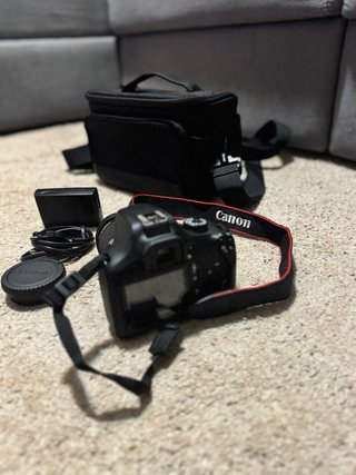 Cámara Canon EOS 4000D Kit + Accesorios