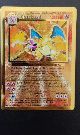 Carta Charizard 25 Aniversario Metálica