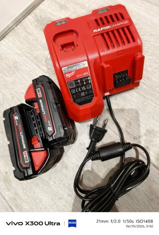 Pack Milwaukee M18: Cargador y 2 Baterías