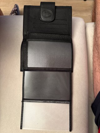 Cartera de mano negra