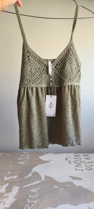 Top de tirantes verde Stradivarius