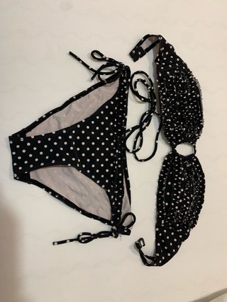 Bikini lunares negro y blanco