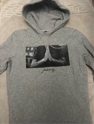 Sudadera con capucha gris