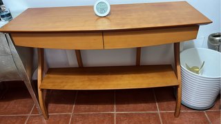 Mesa recibidor de madera con cajones