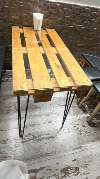 Mesa de Palet con Patas de Horquilla