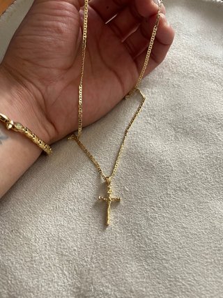 Cadena con cruz chapada en oro 14k