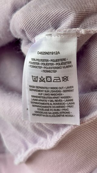 Jersey de pelo sintético morado.