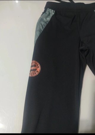 Pantalón Adidas