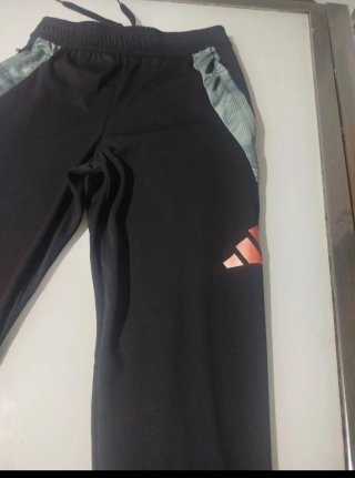 Pantalón Adidas